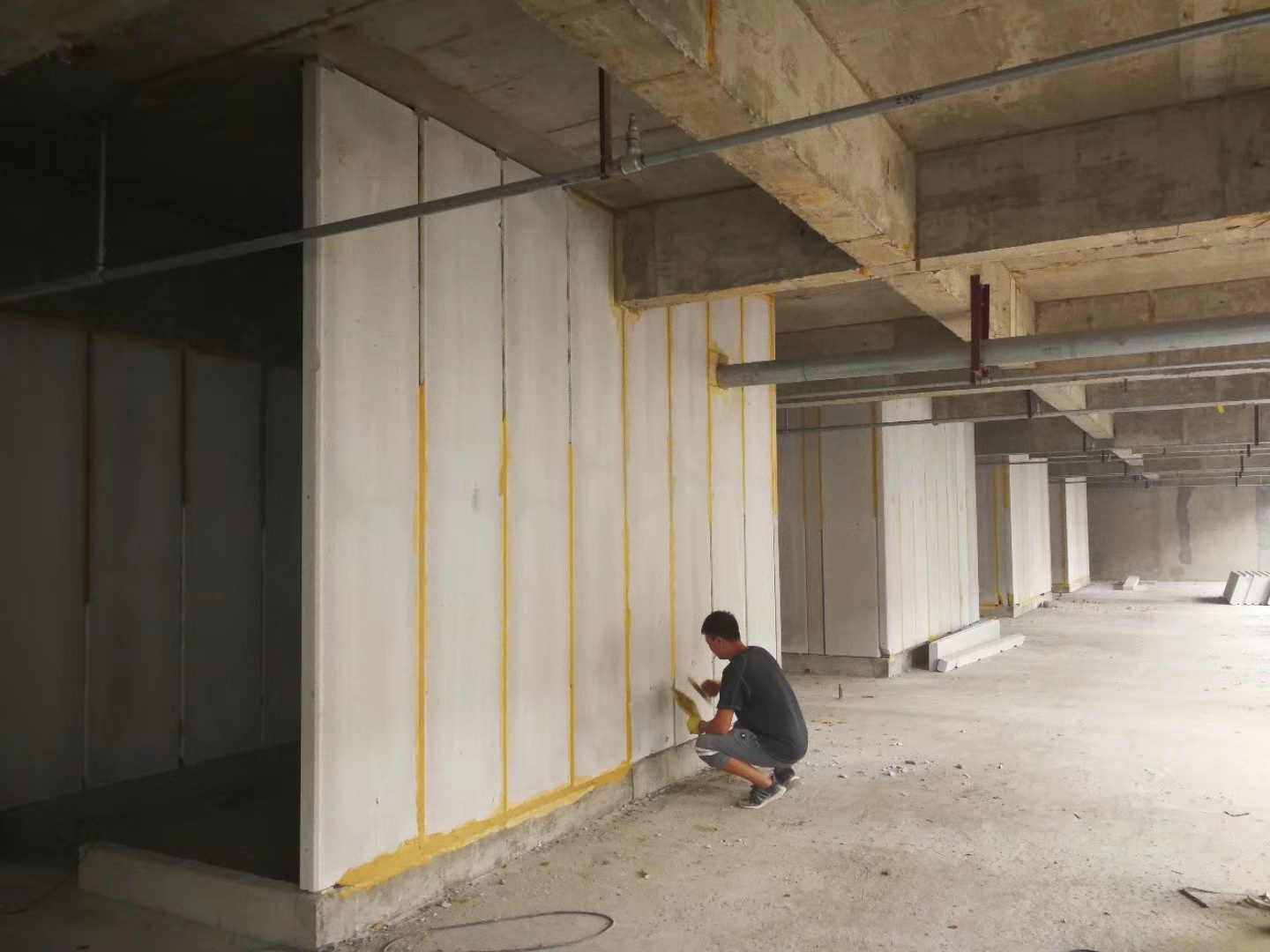 沛县无机发泡轻骨料混凝土隔墙板施工技术性能研究